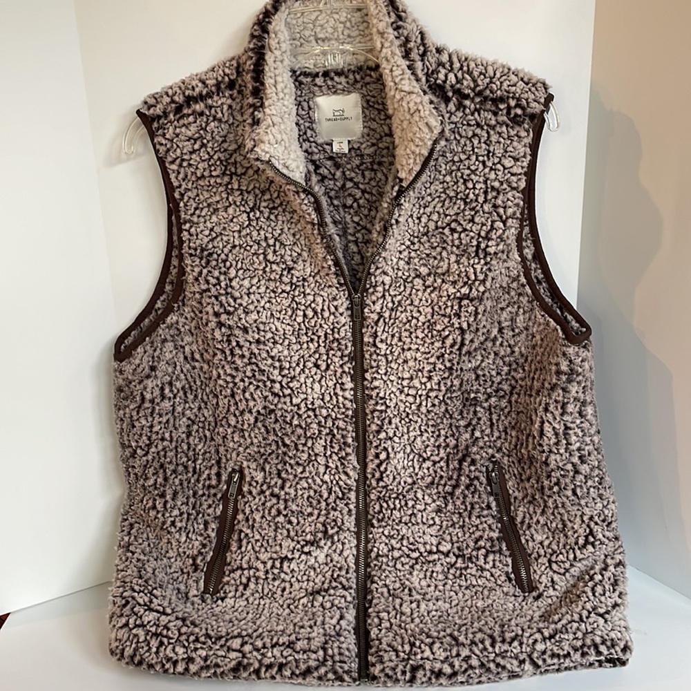 Thread & Supply Sherpa fleece zip front mock collar vest size large